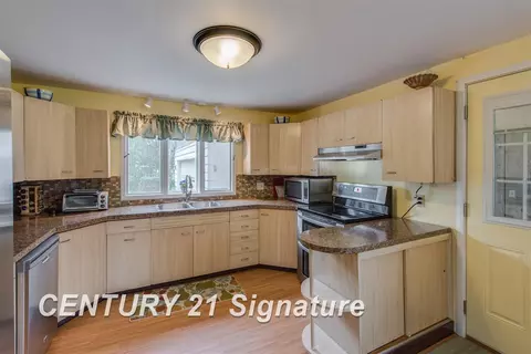 4803 E Riv, Freeland, MI 48623 photo 6