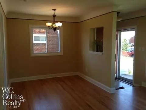 31200 Lyons Cir E, Warren, MI 48092 photo 6
