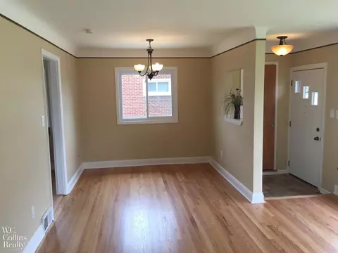 31200 Lyons Cir E, Warren, MI 48092 photo 7