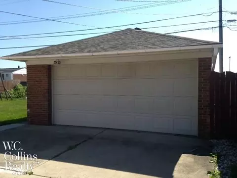 31200 Lyons Cir E, Warren, MI 48092 photo 36