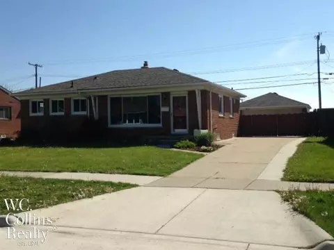 31200 Lyons Cir E, Warren, MI 48092 photo 3