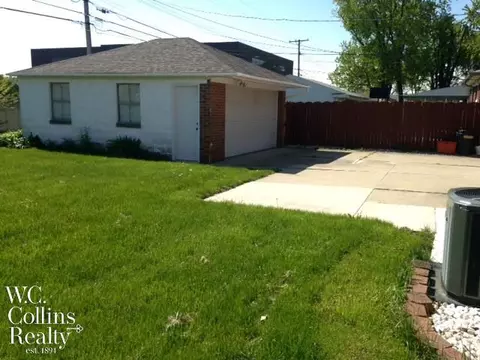 31200 Lyons Cir E, Warren, MI 48092 photo 42