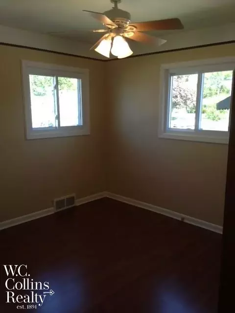 31200 Lyons Cir E, Warren, MI 48092 photo 19