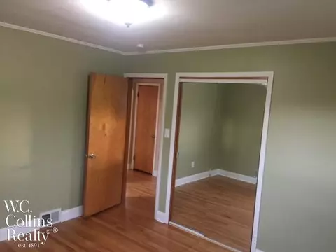 31200 Lyons Cir E, Warren, MI 48092 photo 17
