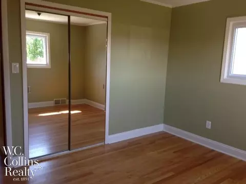 31200 Lyons Cir E, Warren, MI 48092 photo 15