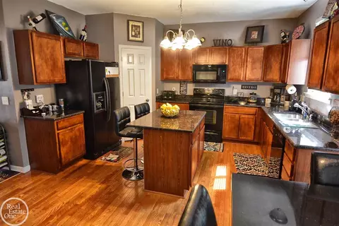 47883 Gloede, Macomb, MI 48044 photo 8