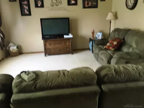 415 N Hunter, Capac, MI 48014 photo 2