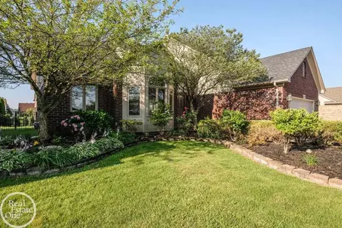 20900 Ivy, Macomb, MI 48044 photo 2