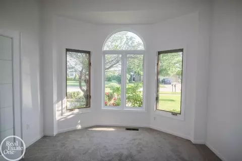 20900 Ivy, Macomb, MI 48044 photo 8