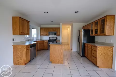 20900 Ivy, Macomb, MI 48044 photo 3