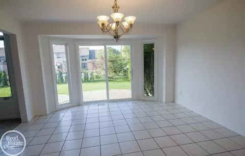 20900 Ivy, Macomb, MI 48044 photo 5