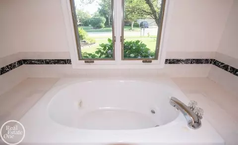 20900 Ivy, Macomb, MI 48044 photo 10
