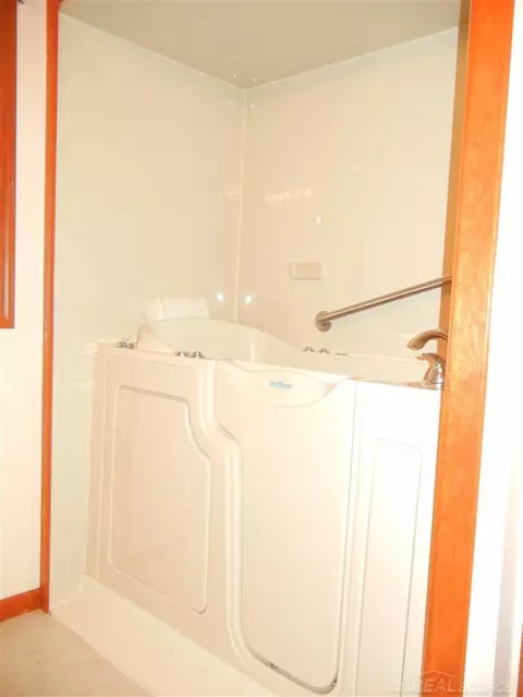 418 E North, Owosso, MI 48867 photo 9