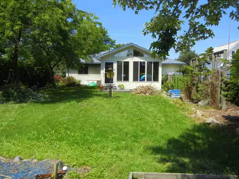 418 E North, Owosso, MI 48867 photo 18
