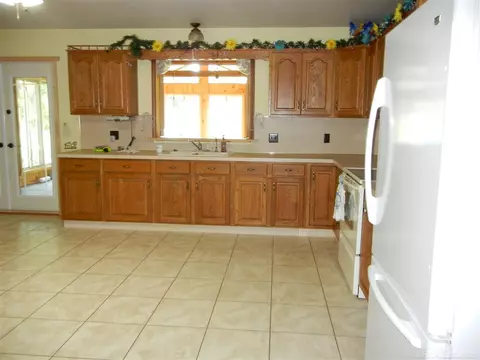 418 E North, Owosso, MI 48867 photo 3