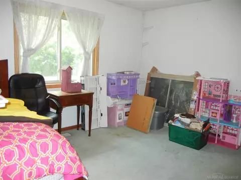 418 E North, Owosso, MI 48867 photo 7