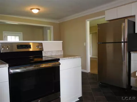 2803 Carson, Adrian, MI 49221 photo 3