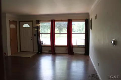 548 Budlong, Adrian, MI 49221 photo 3