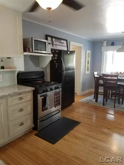 110 Currier, Clinton, MI 49236 photo 5