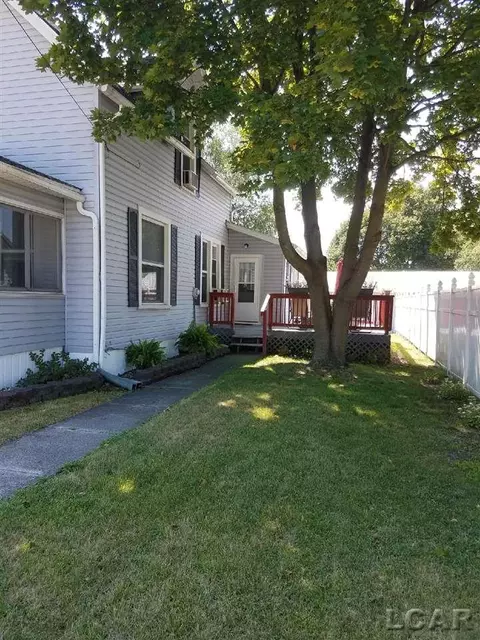 110 Currier, Clinton, MI 49236 photo 2