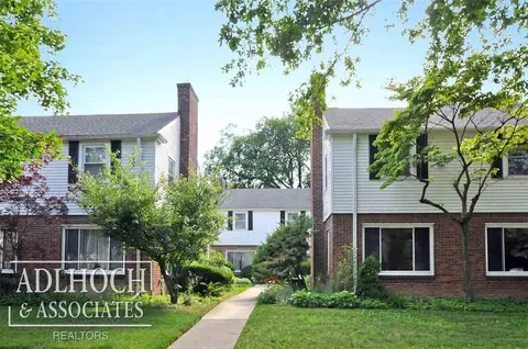 341 Rivard, Grosse Pointe, MI 48230 photo 2