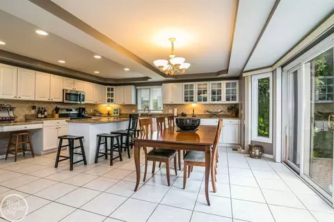 48802 Boardwalk, Macomb, MI 48044 photo 7