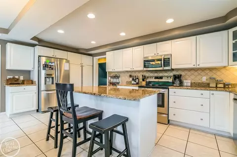 48802 Boardwalk, Macomb, MI 48044 photo 9