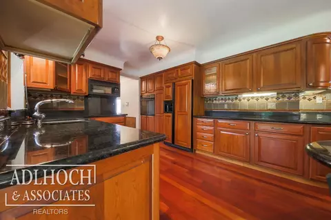 35 Clairview, Grosse Pointe Shores, MI 48236 photo 4