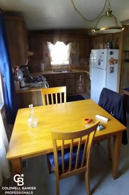 315 E Aldrich, Capac, MI 48014 photo 3