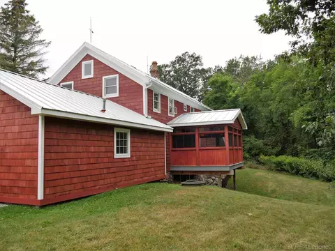 8596 Bartel, Columbus, MI 48063 photo 3