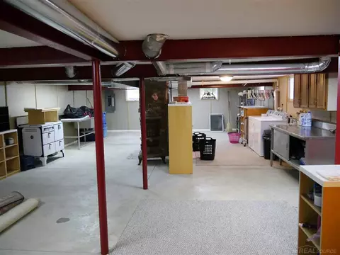8596 Bartel, Columbus, MI 48063 photo 33