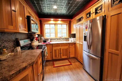 8596 Bartel, Columbus, MI 48063 photo 14