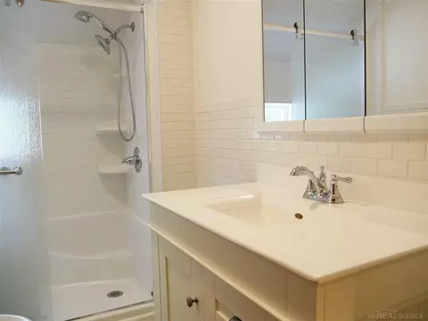 8596 Bartel, Columbus, MI 48063 photo 20