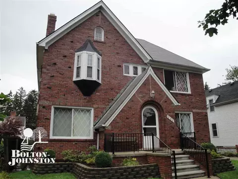 330 Rivard, Grosse Pointe, MI 48230 photo 1