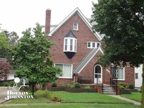 330 Rivard, Grosse Pointe, MI 48230 photo 3