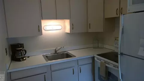 17580 Mack # 2, Grosse Pointe, MI 48230 photo 8