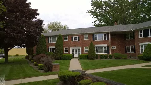 17580 Mack # 2, Grosse Pointe, MI 48230 photo 1