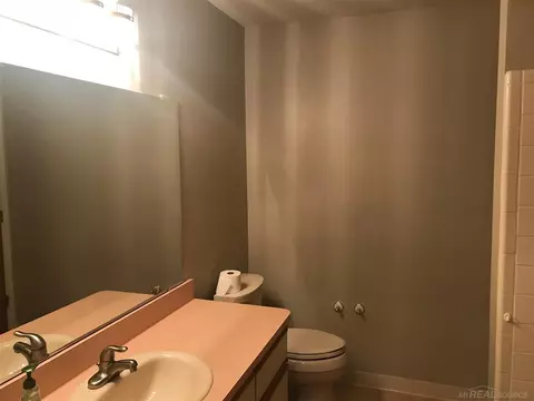 16830 Pebble, Macomb, MI 48042 photo 12