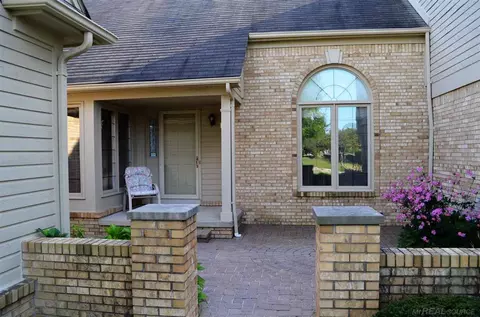 16830 Pebble, Macomb, MI 48042 photo 3