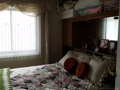 47879 Daisy, Macomb, MI 48044 photo 16