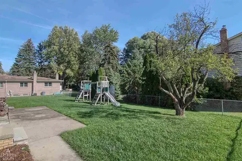 4900 Calvert, Troy, MI 48085 photo 4