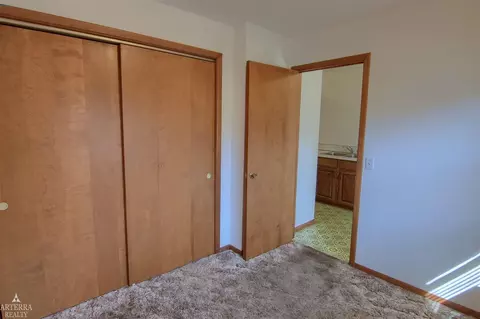 4900 Calvert, Troy, MI 48085 photo 9