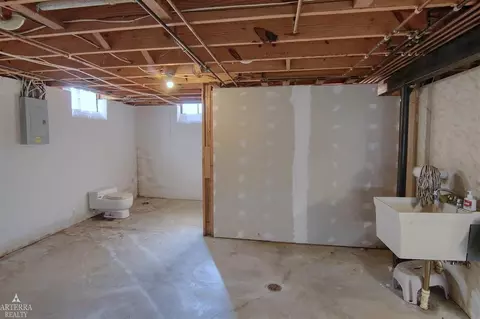 4900 Calvert, Troy, MI 48085 photo 27