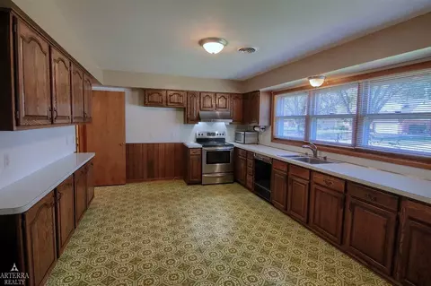 4900 Calvert, Troy, MI 48085 photo 14