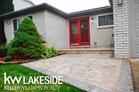18275 Elm, Macomb, MI 48044 photo 2