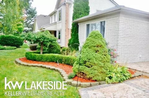 18275 Elm, Macomb, MI 48044 photo 3
