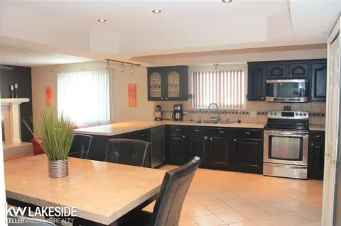 18275 Elm, Macomb, MI 48044 photo 12