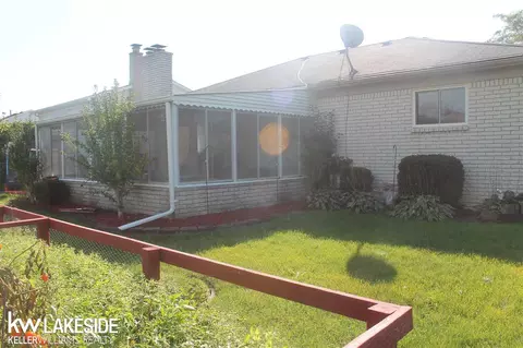 18275 Elm, Macomb, MI 48044 photo 9