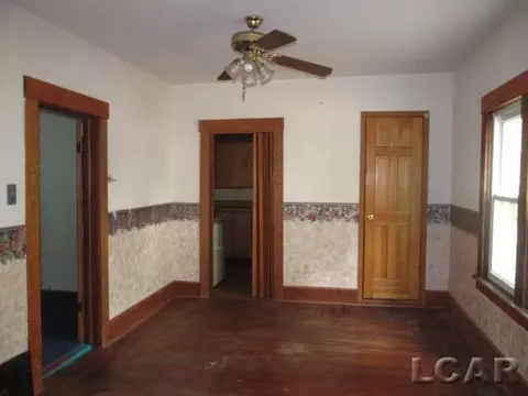 327 Orange, Jackson, MI 49202 photo 3
