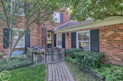 595 Thorn Tree, Grosse Pointe Woods, MI 48236 photo 36